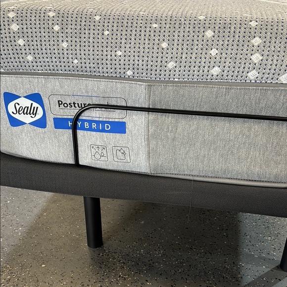 Adjustable Bed🔥🔥 Smart 5i Custom Adjustable Bed Base, Massage, Zero-Gravity - Picture 5 of 7